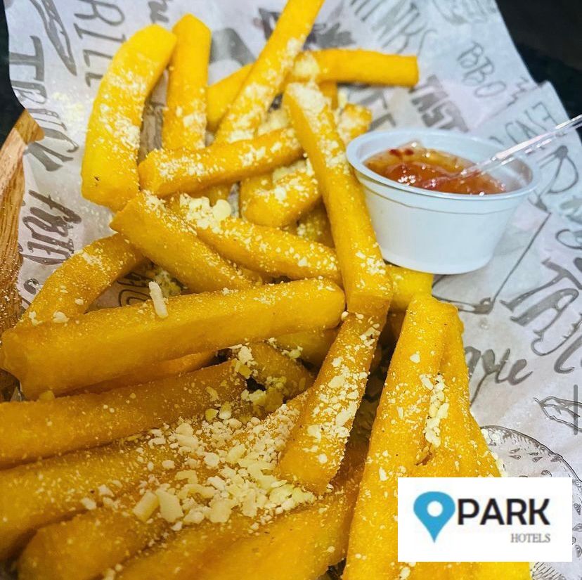 porção de polenta com parmesão